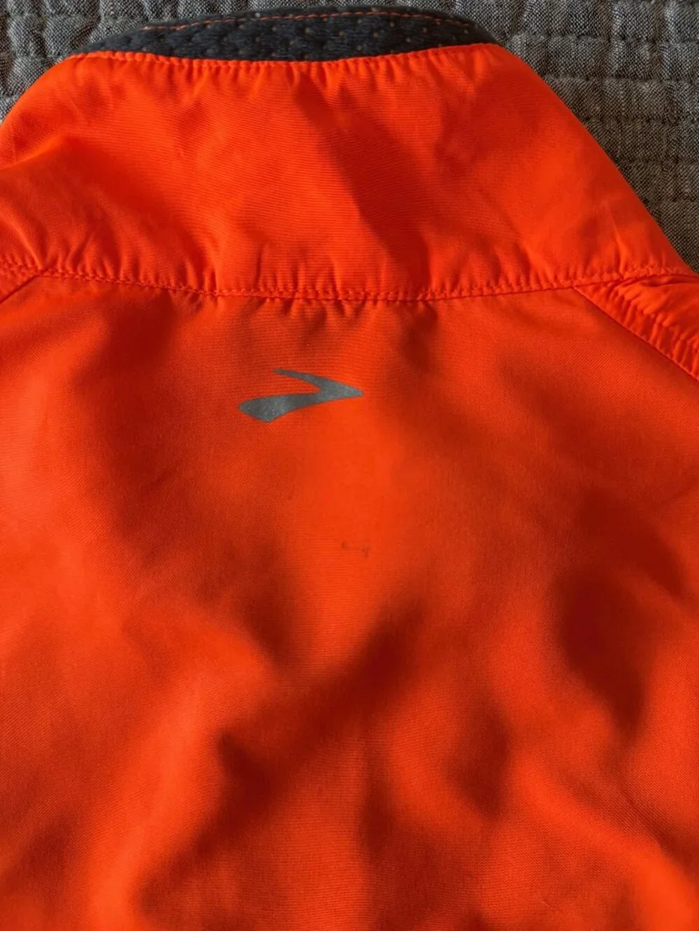 Brooks Running Jacket - Picture 7 of 7
